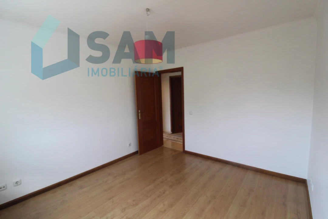 Apartamento T3 para Venda em Ramalhal Foto 20