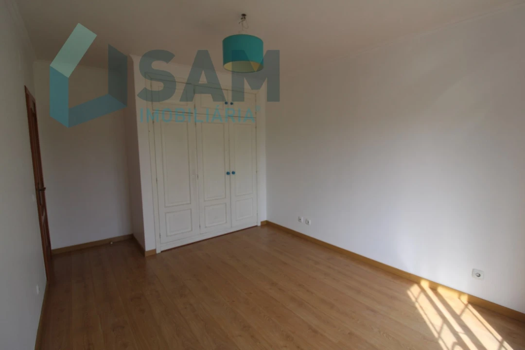 Apartamento T3 para Venda em Ramalhal Foto 22