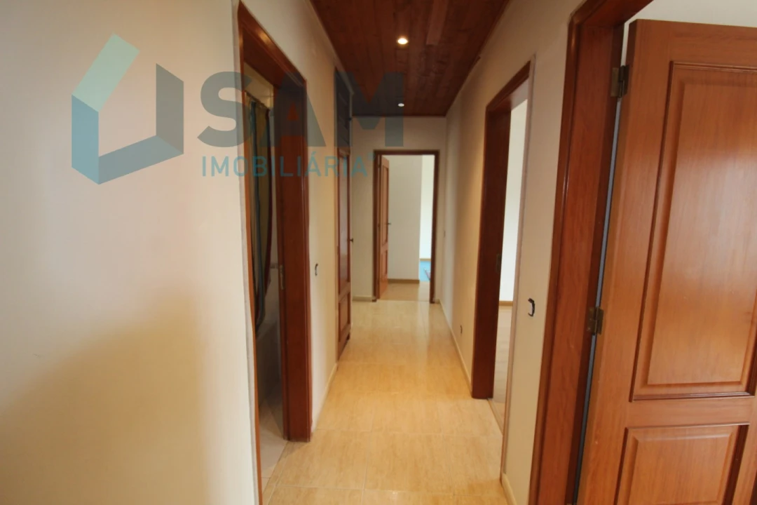 Apartamento T3 para Venda em Ramalhal Foto 13