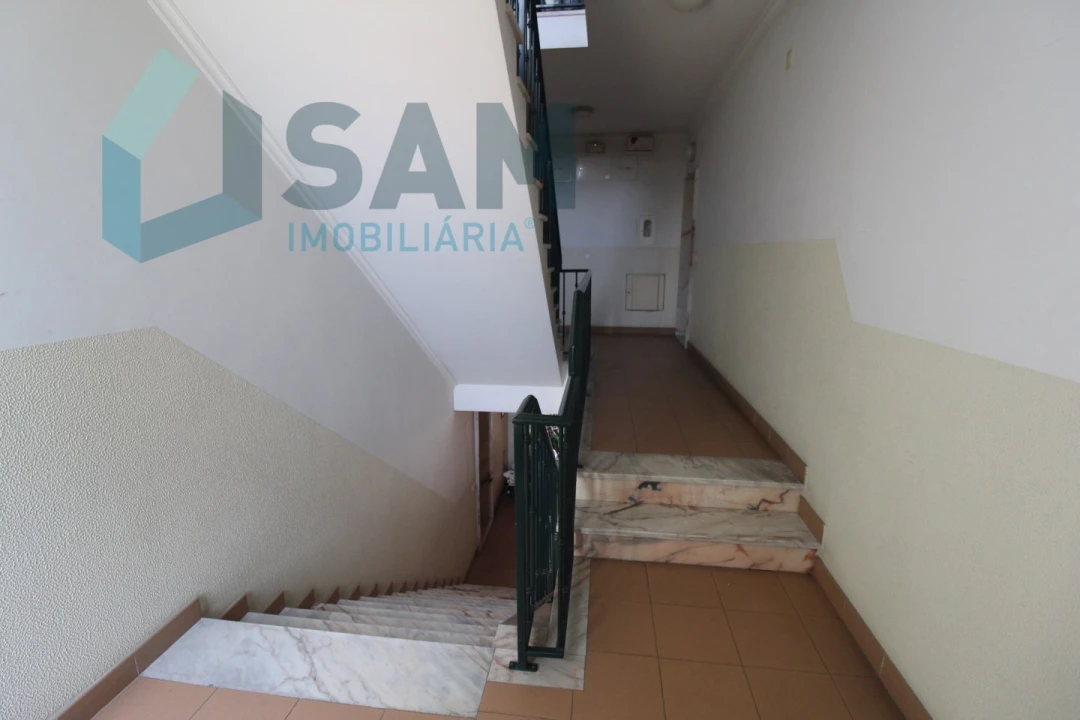 Apartamento T3 para Venda em Ramalhal Foto 45