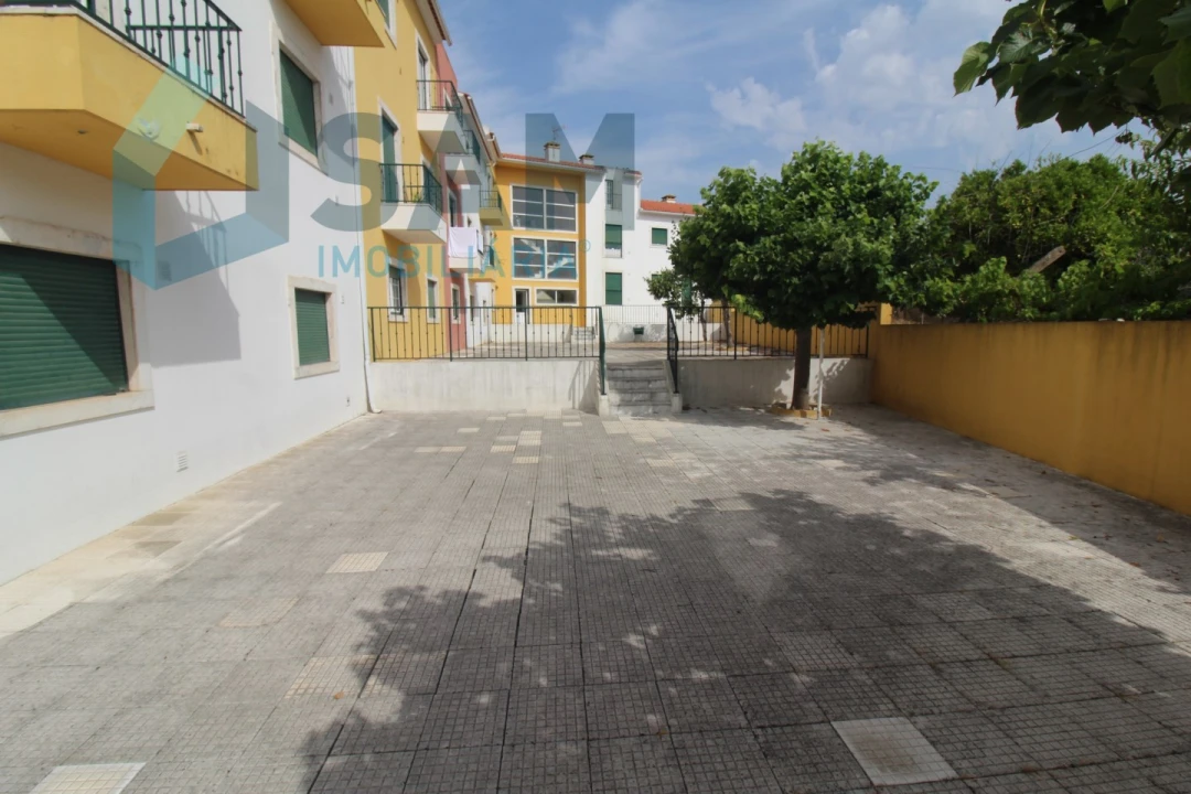 Apartamento T3 para Venda em Ramalhal Foto 1
