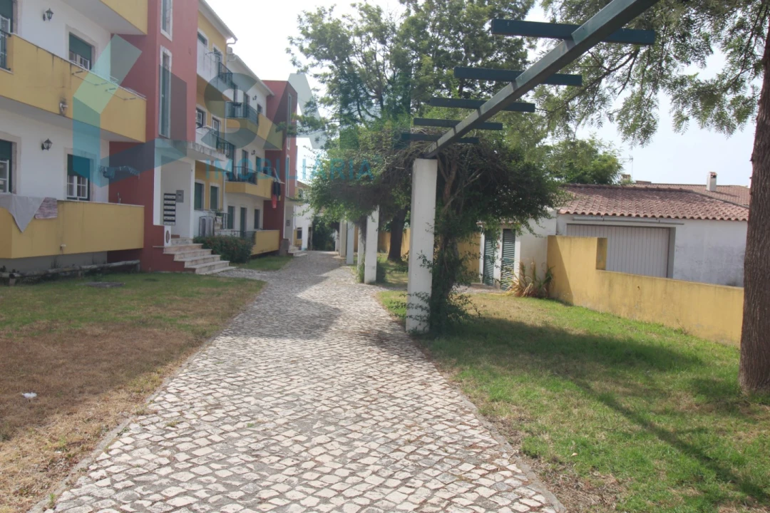 Apartamento T3 para Venda em Ramalhal Foto 2