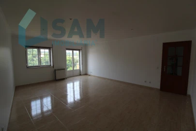 Apartamento T3 para Venda em Ramalhal
