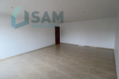 Apartamento T3 para Venda em Ramalhal