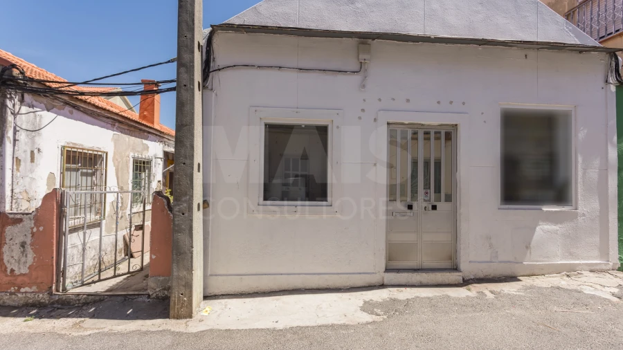 Prédio para Venda em Camarate, Unhos e Apelação