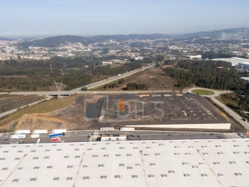 Armazém para Arrendamento em Recarei