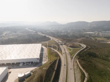 Armazém para Arrendamento em Recarei