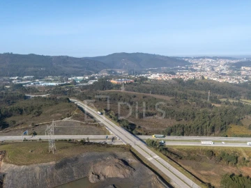 Armazém para Arrendamento em Recarei