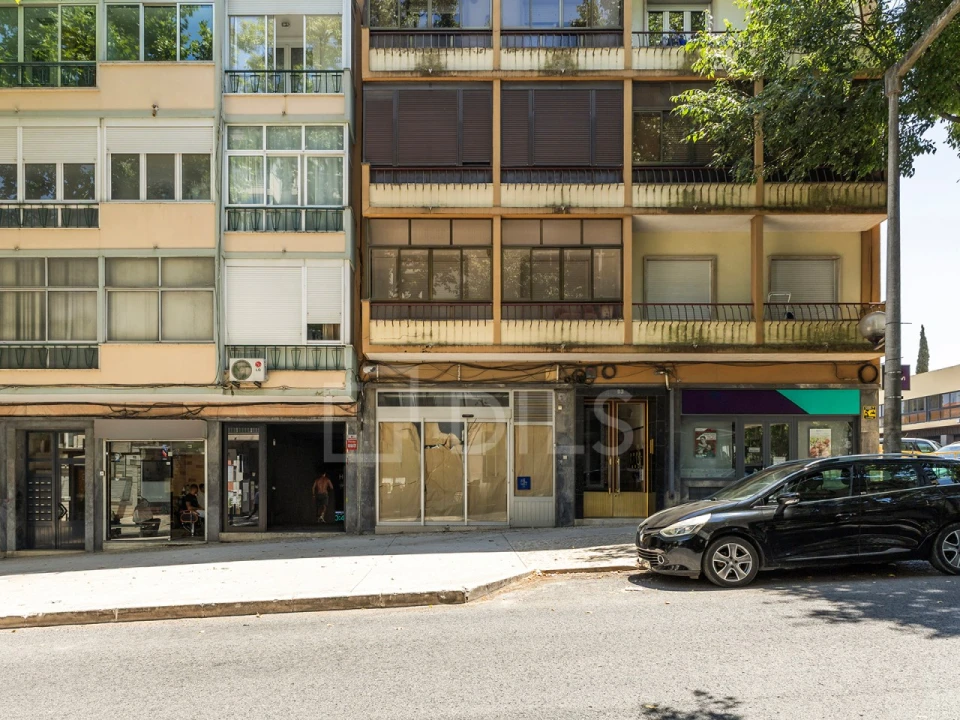 Loja para Arrendamento em Benfica Foto 1