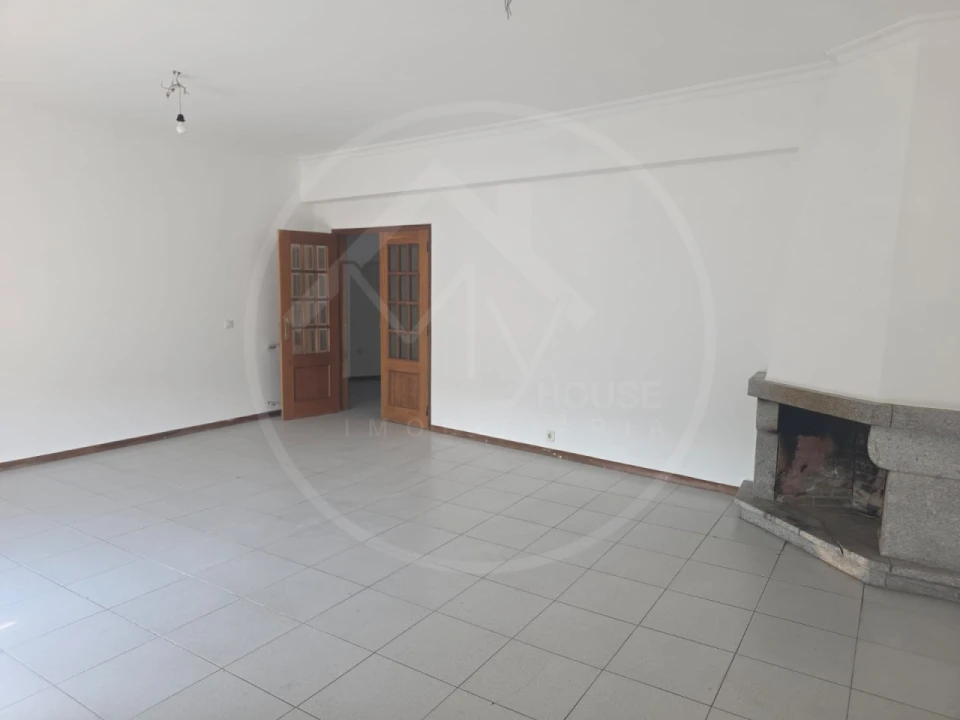 Apartamento T4 para Venda em Arcozelos Foto 8