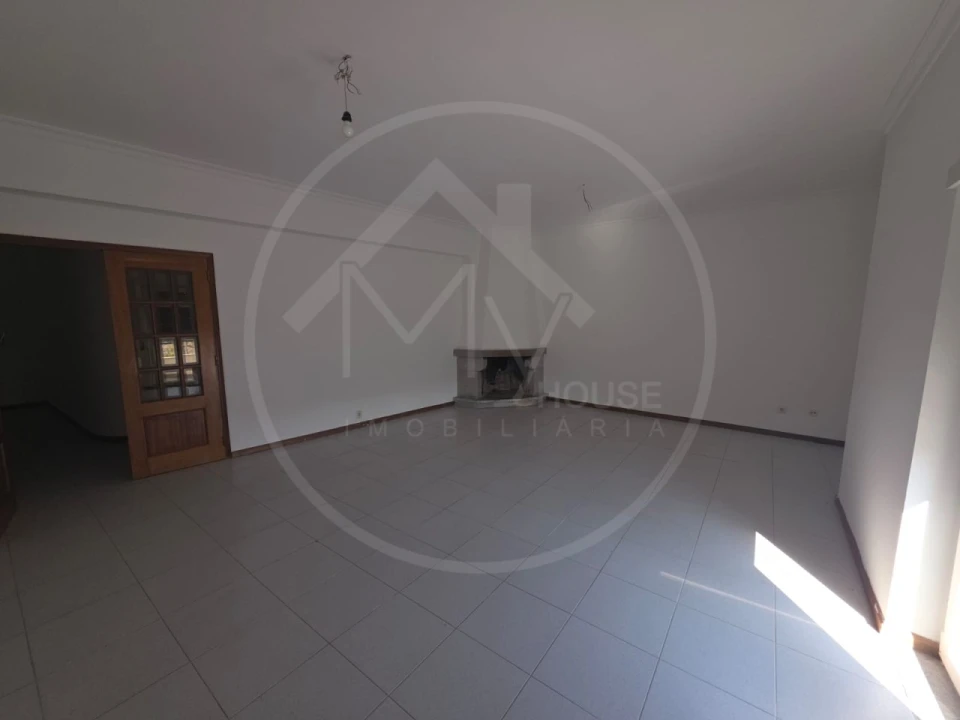 Apartamento T4 para Venda em Arcozelos Foto 9