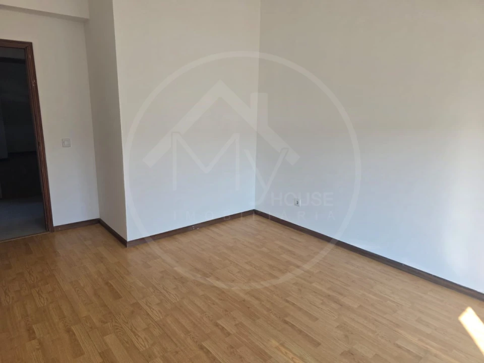 Apartamento T4 para Venda em Arcozelos Foto 23