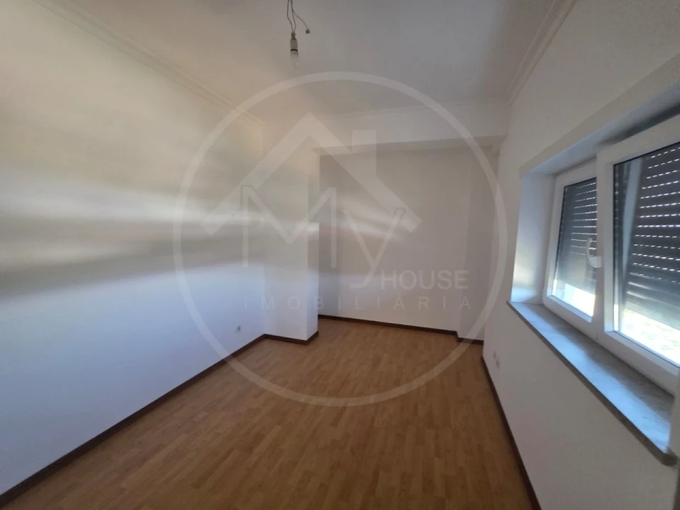 Apartamento T4 para Venda em Arcozelos Foto 24