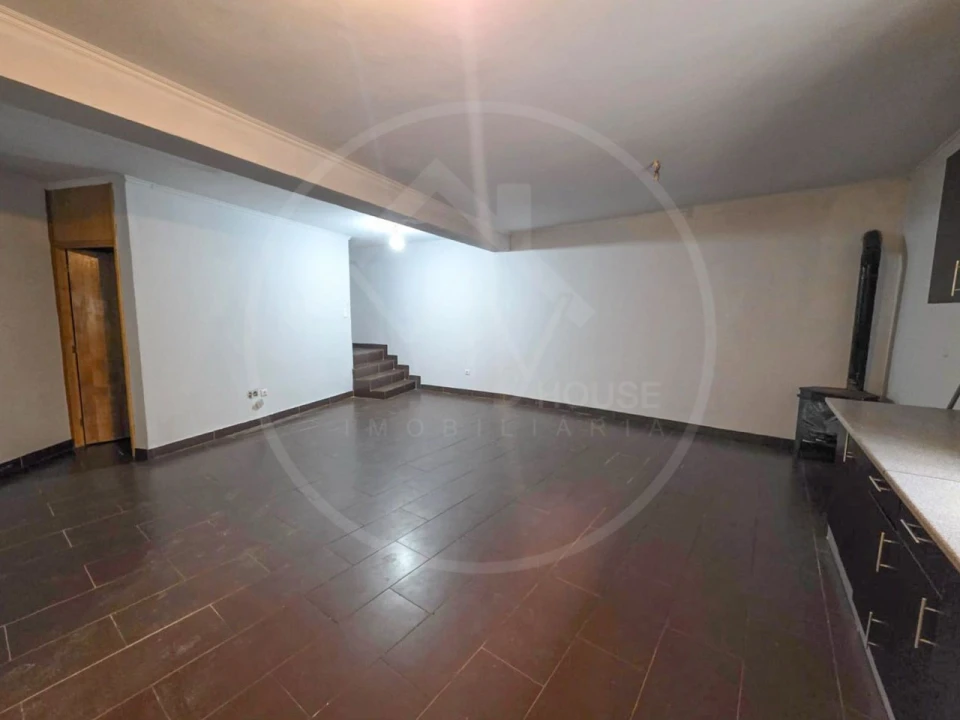 Moradia T3 para Venda em Bustelo Foto 3