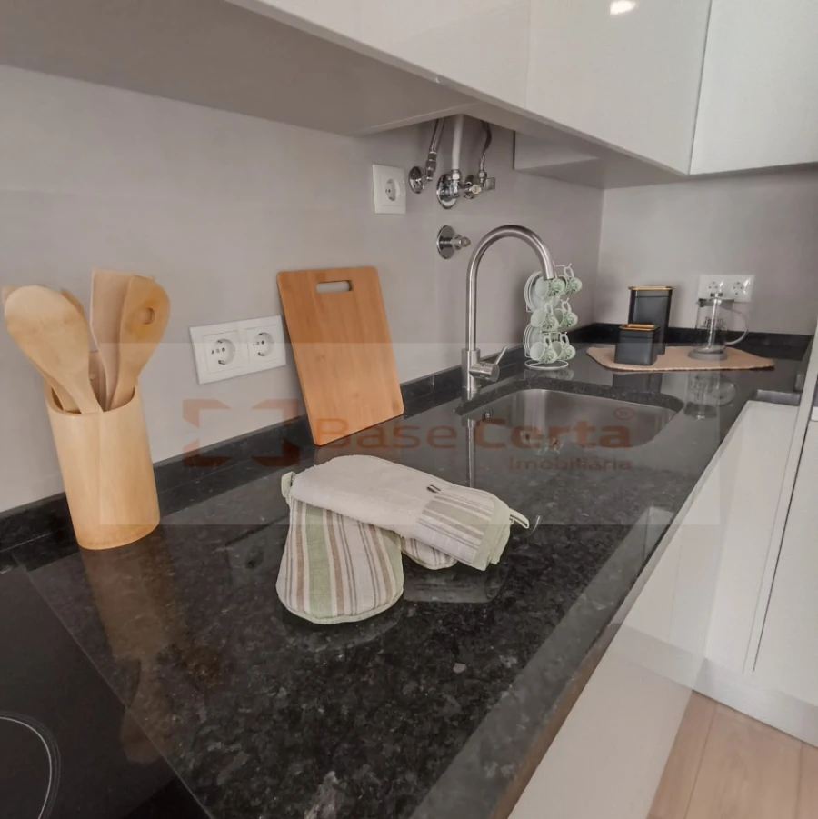 Apartamento T3 para Venda em Benfica Foto 5