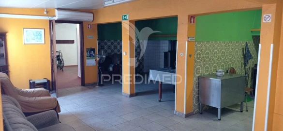 Moradia T6 para Venda em Couço