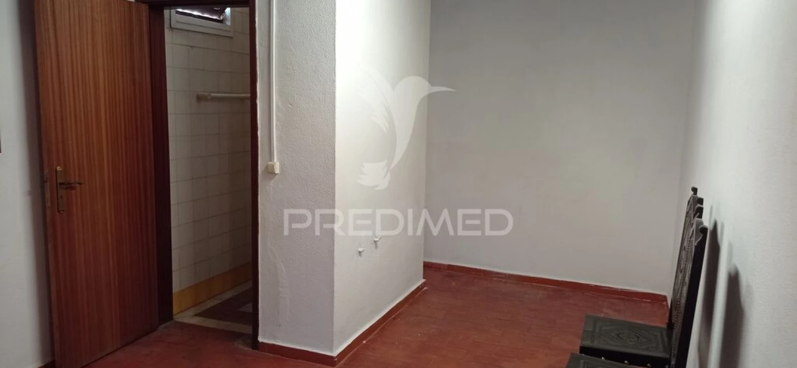 Moradia T6 para Venda em Couço Foto 10