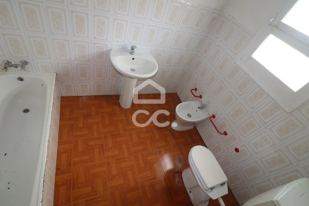 Moradia T3 para Venda em Fenais da Ajuda Foto 11