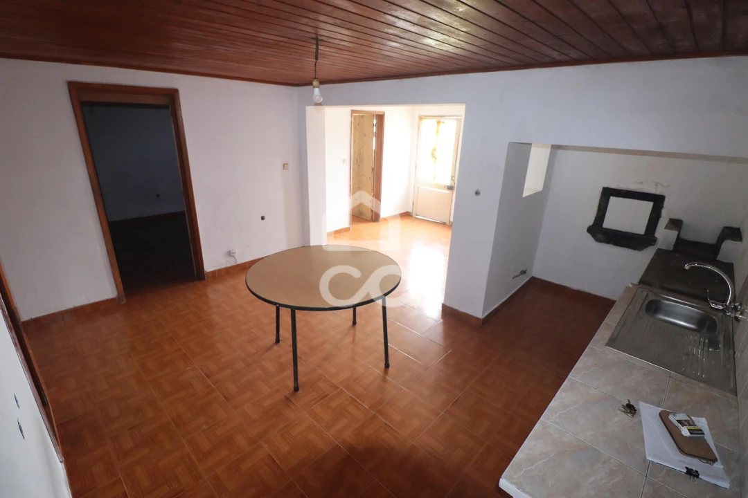 Moradia T3 para Venda em Fenais da Ajuda Foto 9