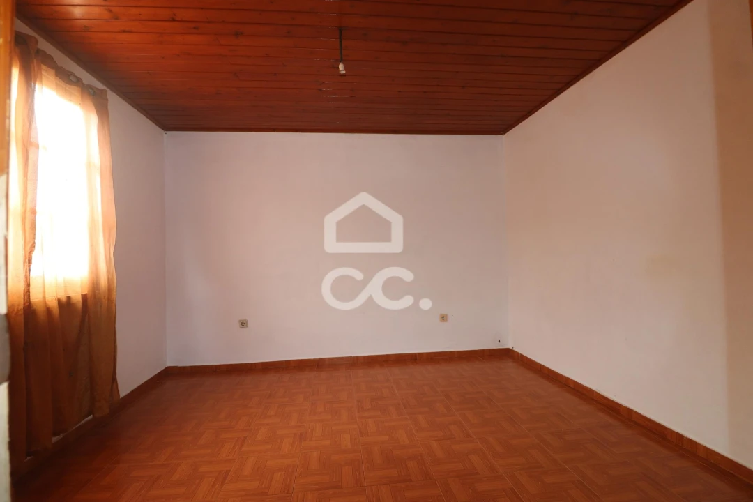 Moradia T3 para Venda em Fenais da Ajuda Foto 5