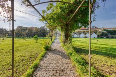 Moradia T7 para Venda em Santa Marinha e São Pedro da Afurada