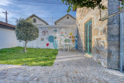 Moradia T7 para Venda em Santa Marinha e São Pedro da Afurada