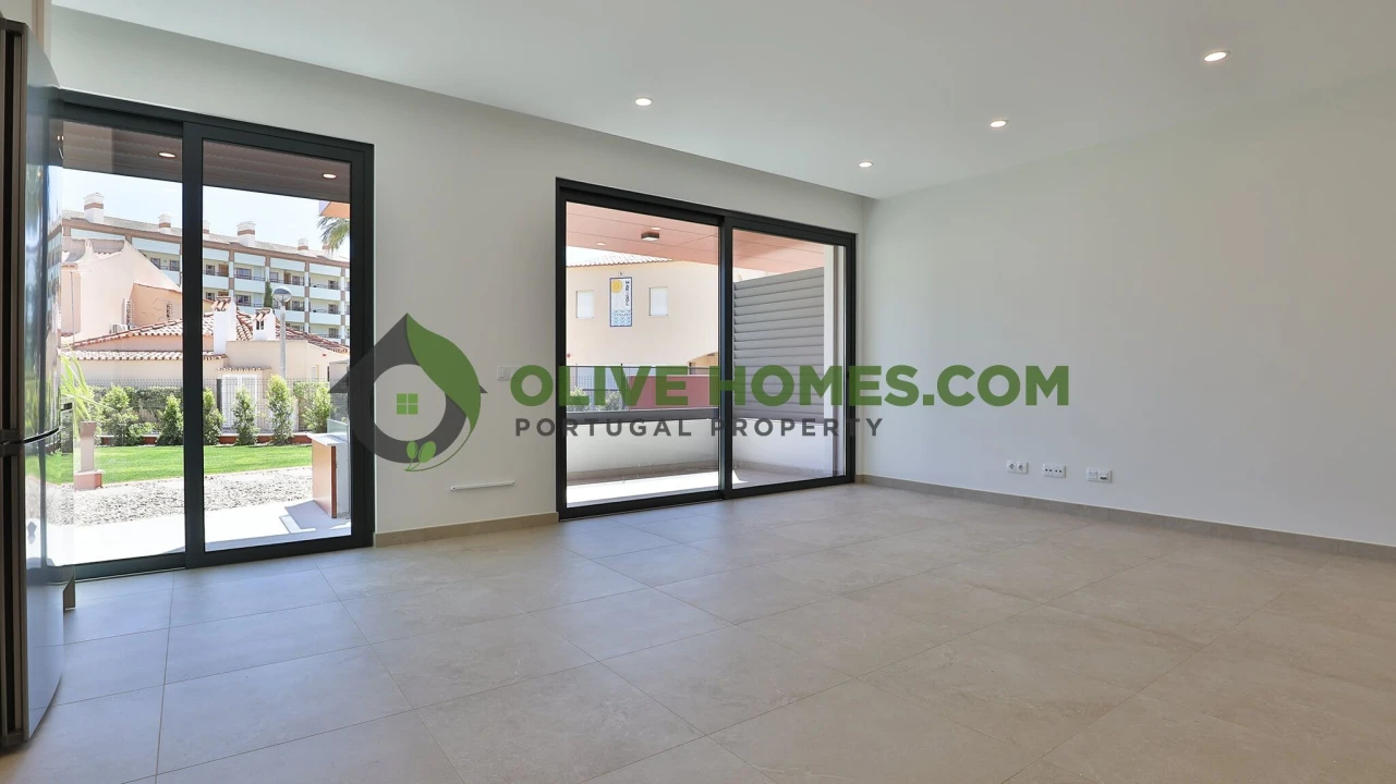 Apartamento T1 para Venda em Quarteira Foto 9