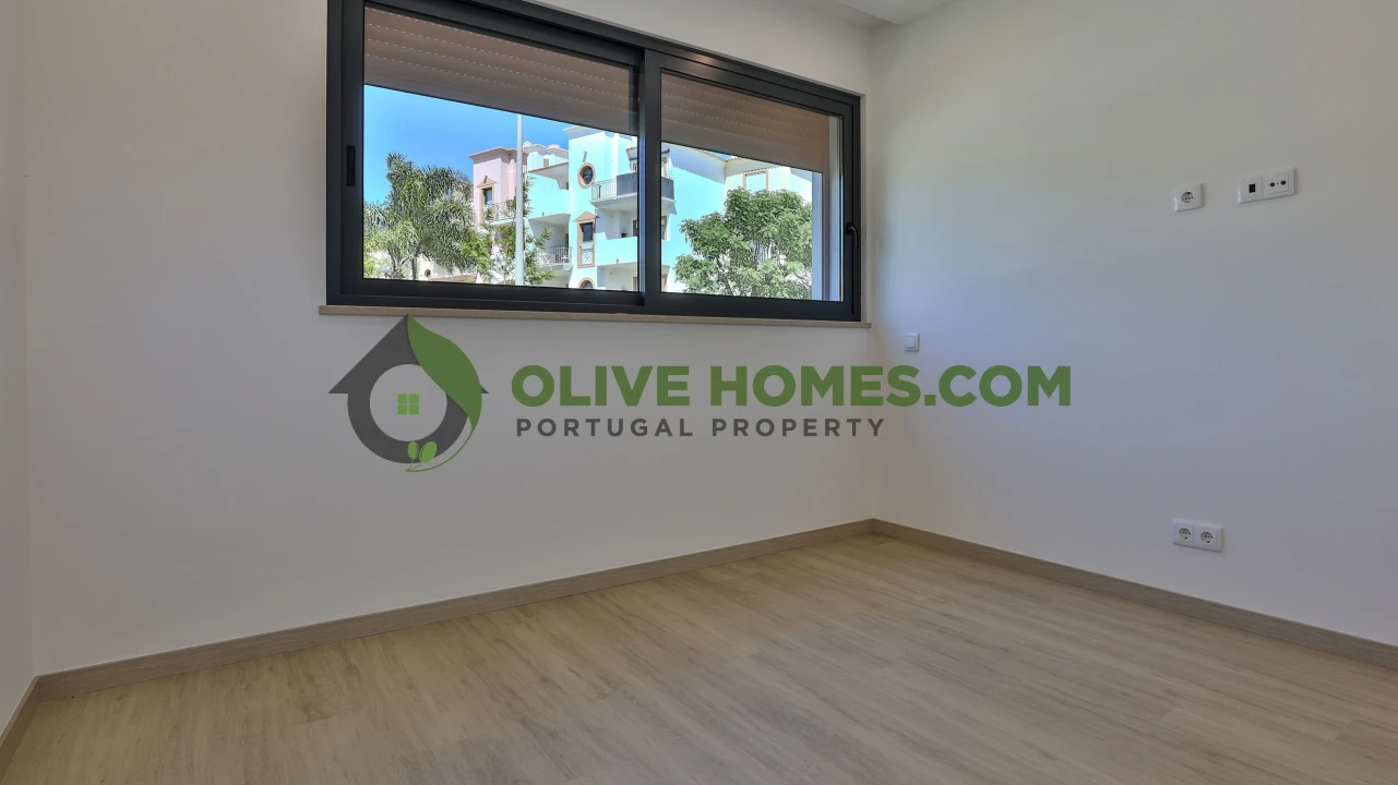 Apartamento T3 para Venda em Quarteira Foto 28