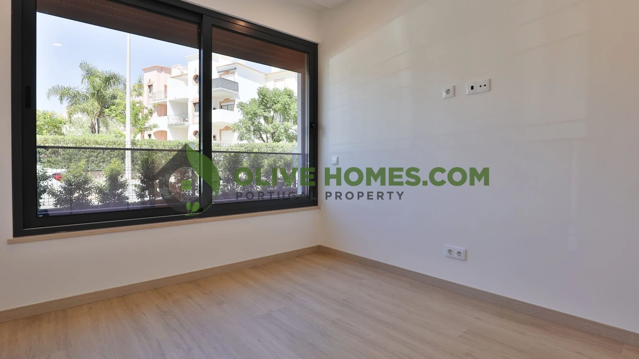 Apartamento T3 para Venda em Quarteira Foto 22
