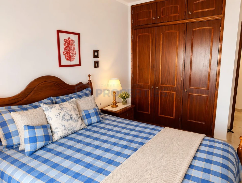 Apartamento T2 para Venda em Quarteira Foto 12