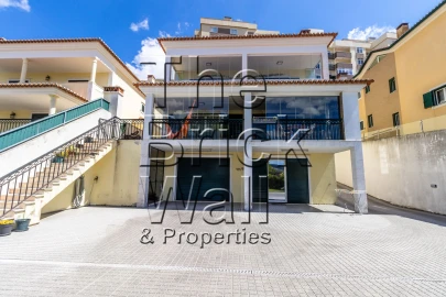 Moradia T5 para Venda em Póvoa de Santa Iria e Forte da Casa