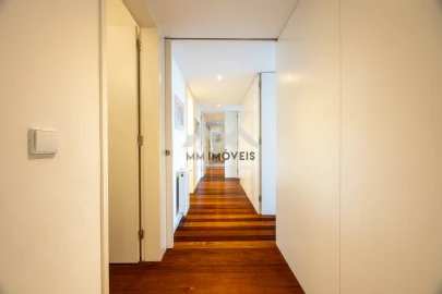 Apartamento T4 para Venda em Santa Marinha e São Pedro da Afurada