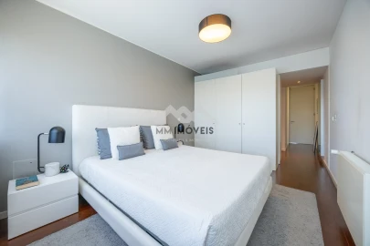 Apartamento T4 para Venda em Santa Marinha e São Pedro da Afurada