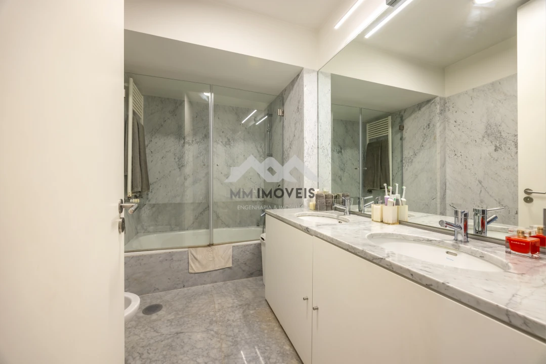 Apartamento T4 para Venda em Santa Marinha e São Pedro da Afurada Foto 15