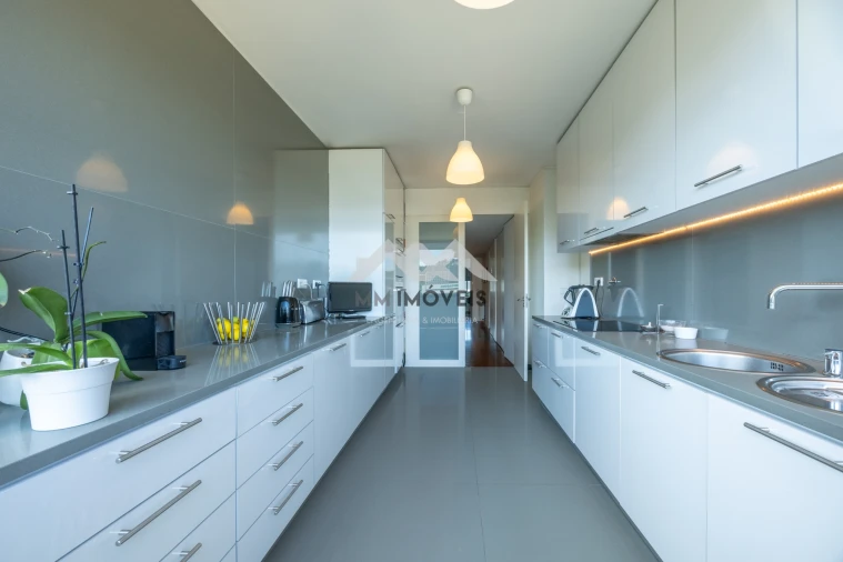 Apartamento T4 para Venda em Santa Marinha e São Pedro da Afurada Foto 35