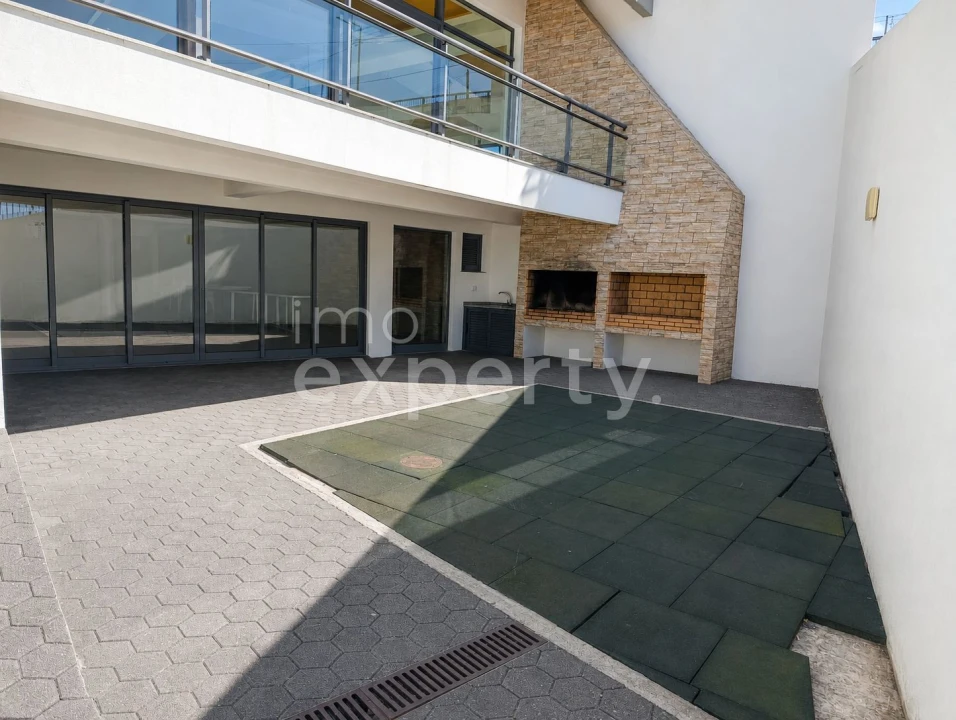 Moradia T3 para Venda em Caniço Foto 38