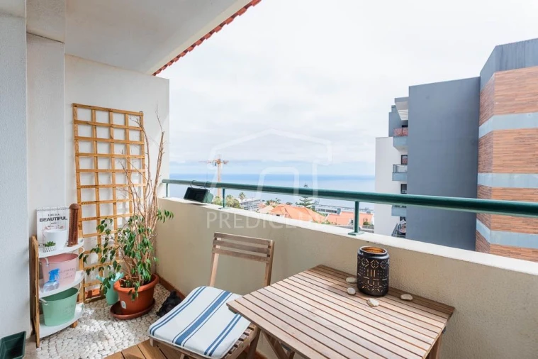 Apartamento T3 para Venda em Caniço Foto 11