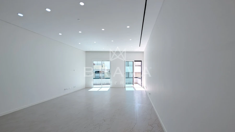 Apartamento T1 para Venda em Quarteira Foto 6
