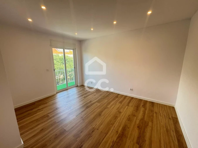 Apartamento T2 para Venda em Águas Livres Foto 18