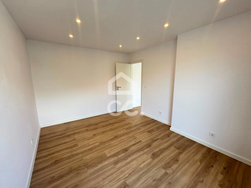 Apartamento T2 para Venda em Águas Livres Foto 19