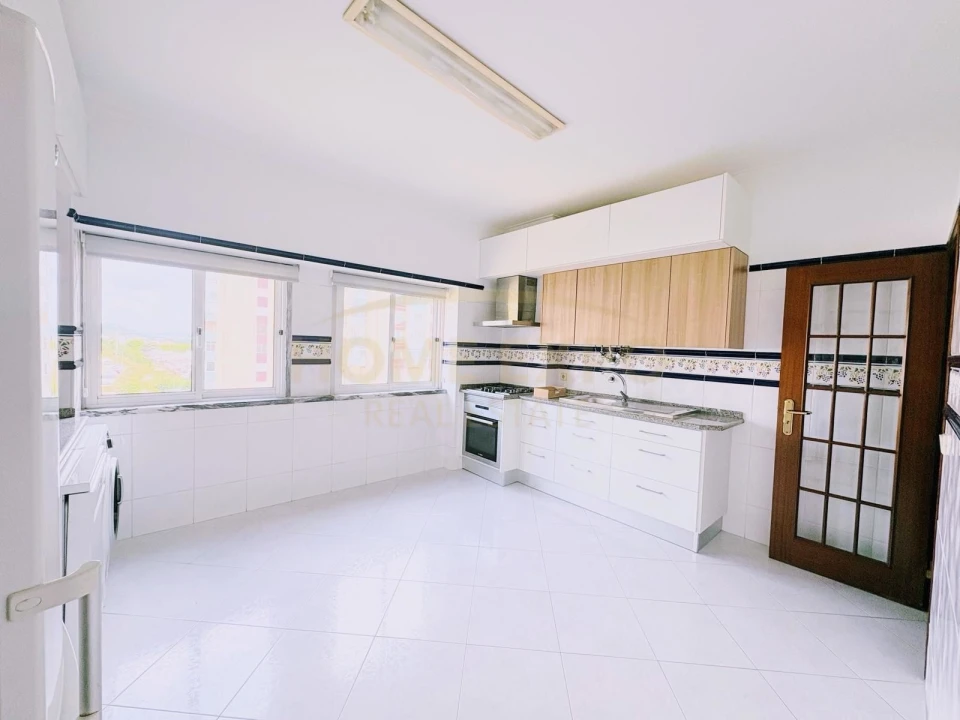 Apartamento T3 para Venda em Vila Franca de Xira Foto 10