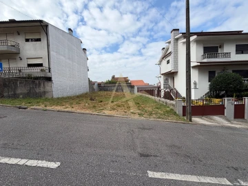 Terreno para Venda em Rio Tinto