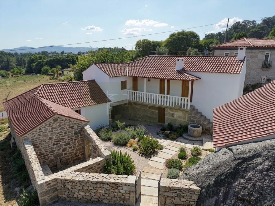 Moradia T3 para Venda em Vila Caiz Foto 3