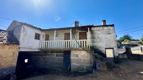 Moradia T3 para Venda em Vila Caiz