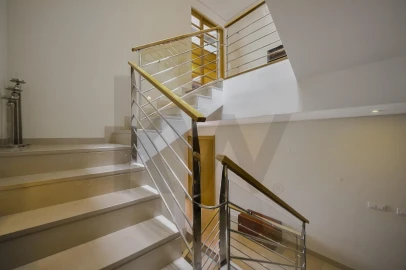 Moradia T5 para Venda em Lumiar