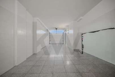 Moradia T5 para Venda em Lumiar