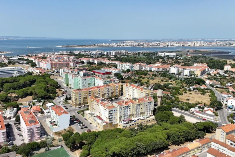 Apartamento T2 para Venda em Seixal, Arrentela e Aldeia de Paio Pires Foto 30