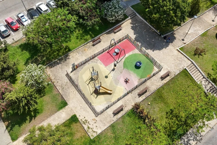 Apartamento T2 para Venda em Seixal, Arrentela e Aldeia de Paio Pires Foto 32