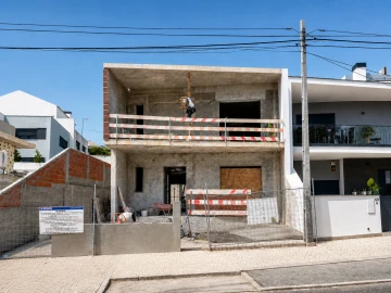 Moradia T4 para Venda em Casal de Cambra