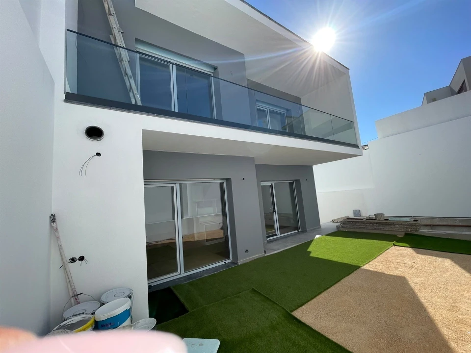 Moradia T4 para Venda em Casal de Cambra Foto 19